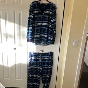 Cuddl Duds Blue and White Women's Pajama Set